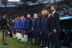 开云官网-丹麦横扫英格兰，加维点燃赛场