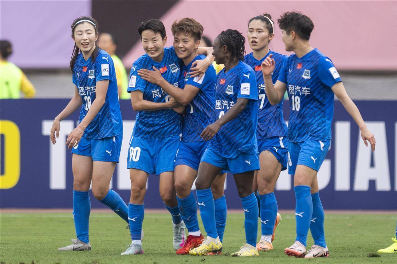 关于业余女足联赛冠亚军胜负难断的信息