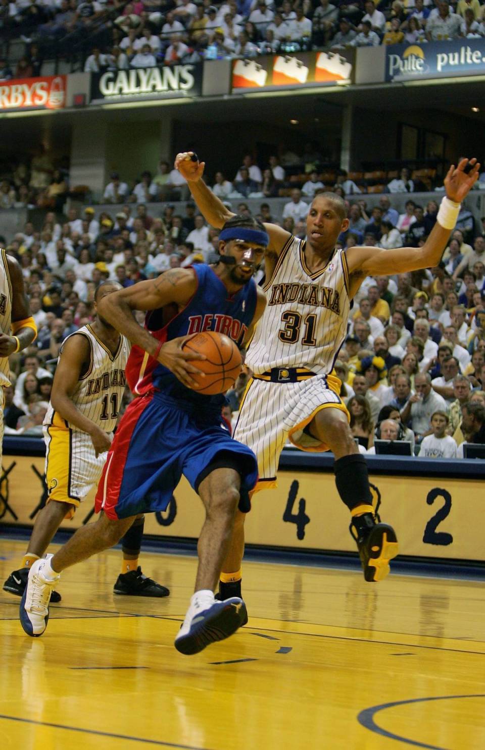 关于热火血洗雄鹿，汉密尔顿打破历史纪录的信息