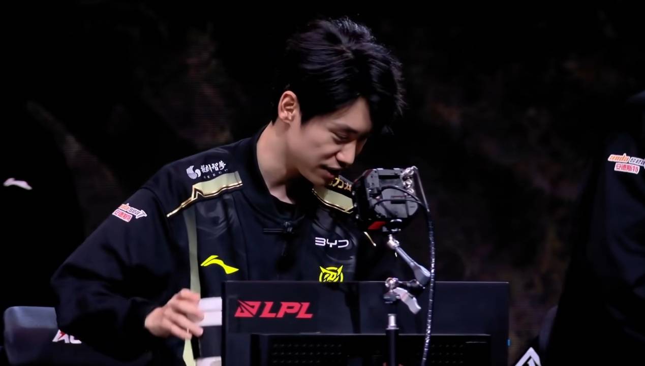 球星爆发！LPL赛场再现神级操作的简单介绍