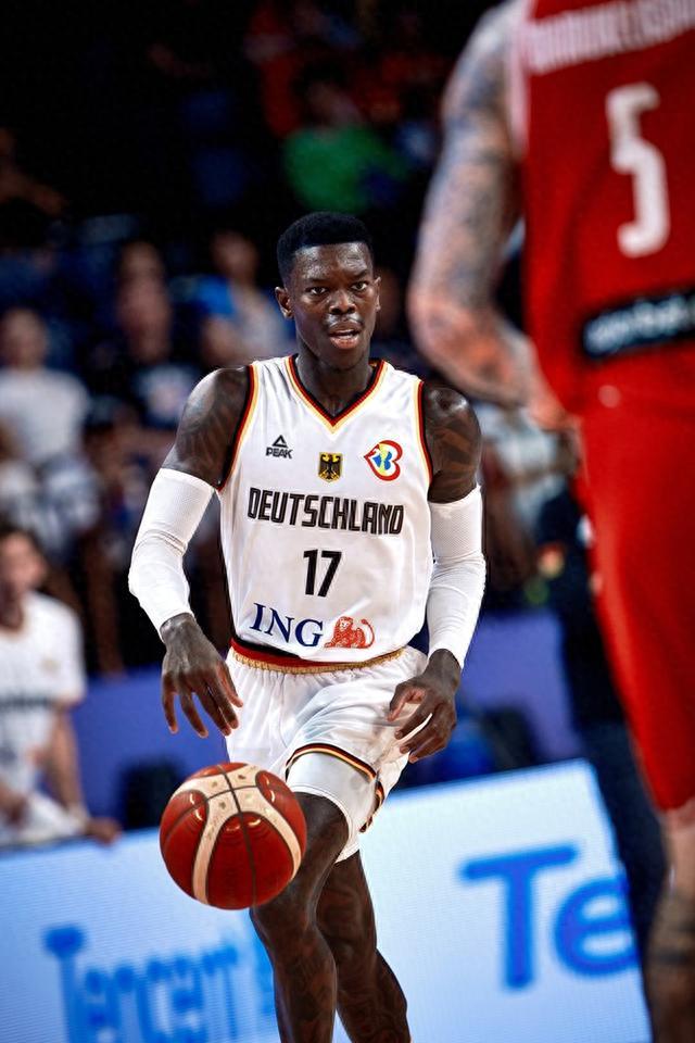 德国队轻取泰国队，安赛龙状态火热